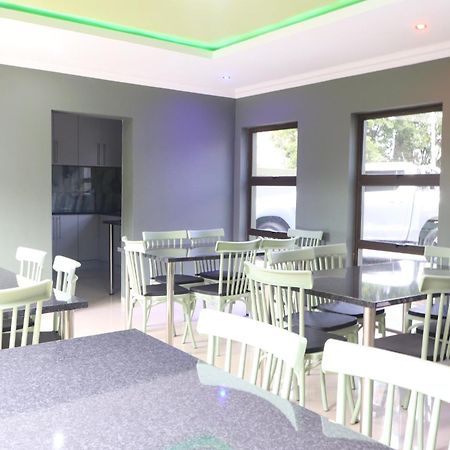 Wise Bird Guest House Roodepoort Dış mekan fotoğraf