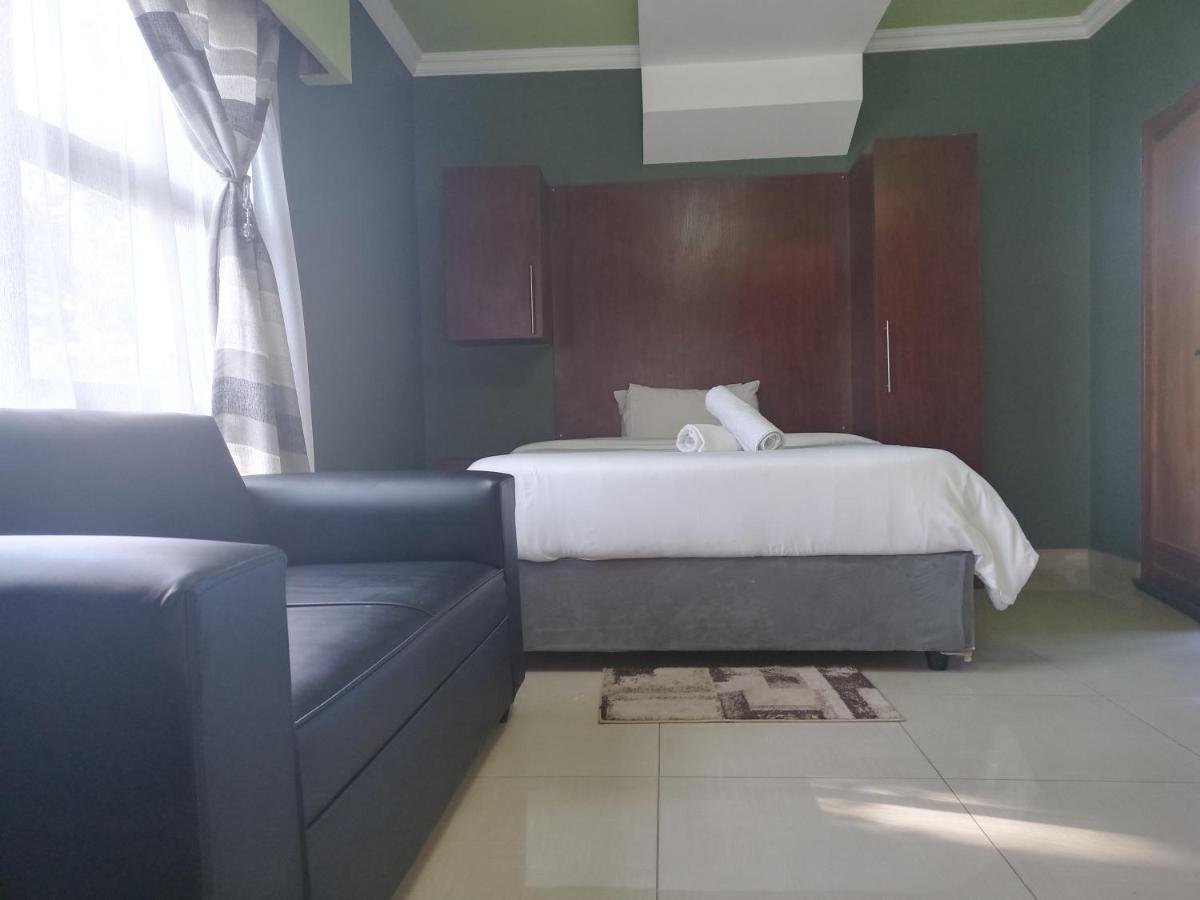 Wise Bird Guest House Roodepoort Dış mekan fotoğraf