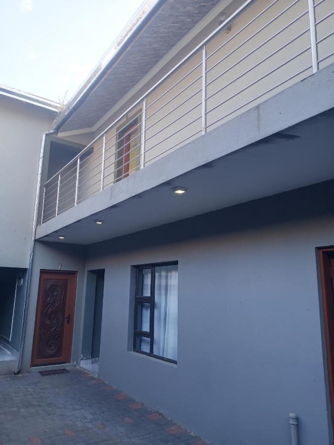 Wise Bird Guest House Roodepoort Dış mekan fotoğraf